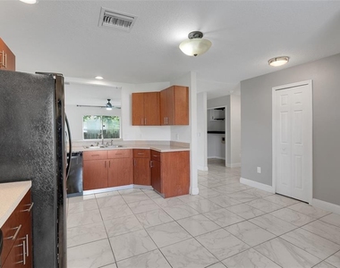 810 Valnera Court - Photo Thumbnail 9