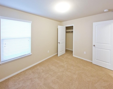 12117 Greywacke Dr - Photo Thumbnail 16
