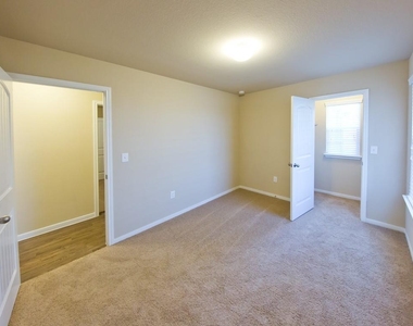 12117 Greywacke Dr - Photo Thumbnail 15