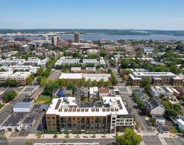 701 N Henry Street - Photo Thumbnail 3
