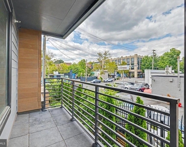 701 N Henry Street - Photo Thumbnail 38