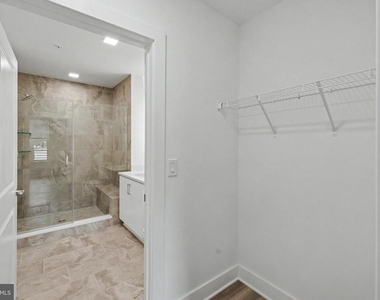 701 N Henry Street - Photo Thumbnail 43