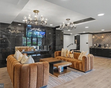 701 N Henry Street - Photo Thumbnail 10