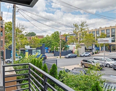 701 N Henry Street - Photo Thumbnail 39