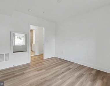 701 N Henry Street - Photo Thumbnail 42