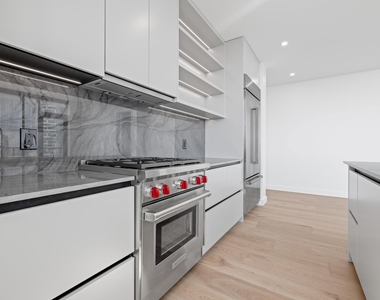 610 Davis St - Photo Thumbnail 12
