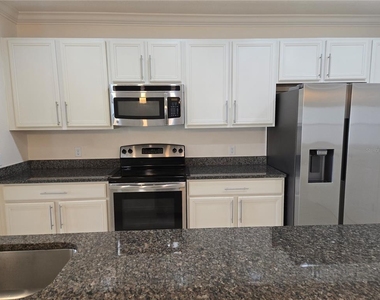 2246 Waukegan Drive - Photo Thumbnail 9