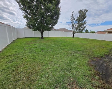 2246 Waukegan Drive - Photo Thumbnail 32