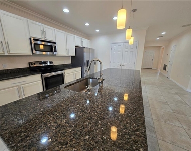 2246 Waukegan Drive - Photo Thumbnail 5
