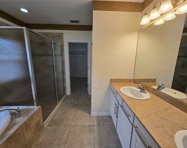 2246 Waukegan Drive - Photo Thumbnail 17