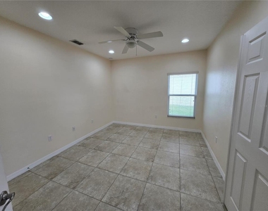 2246 Waukegan Drive - Photo Thumbnail 27