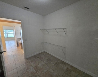 2246 Waukegan Drive - Photo Thumbnail 20