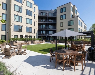 701 N Henry Street - Photo Thumbnail 18