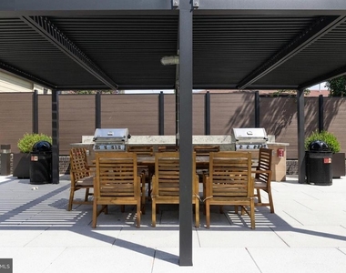 701 N Henry Street - Photo Thumbnail 19