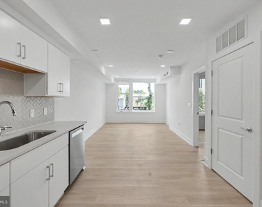 701 N Henry Street - Photo Thumbnail 31