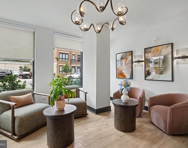 701 N Henry Street - Photo Thumbnail 14