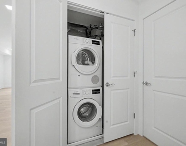 701 N Henry Street - Photo Thumbnail 42
