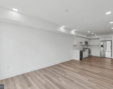 701 N Henry Street - Photo Thumbnail 28