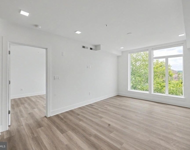 701 N Henry Street - Photo Thumbnail 29