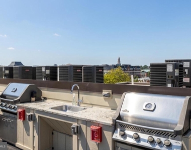 701 N Henry Street - Photo Thumbnail 46