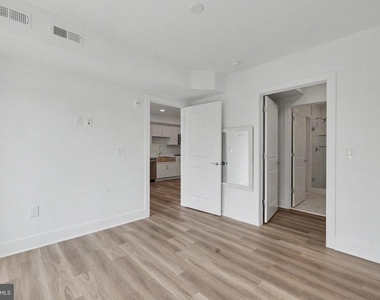 701 N Henry Street - Photo Thumbnail 31