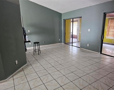 102 Whitehall Way - Photo Thumbnail 26