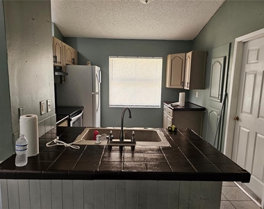102 Whitehall Way - Photo Thumbnail 8