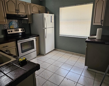 102 Whitehall Way - Photo Thumbnail 15