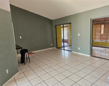 102 Whitehall Way - Photo Thumbnail 9