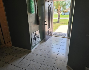 102 Whitehall Way - Photo Thumbnail 12
