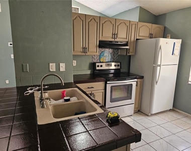 102 Whitehall Way - Photo Thumbnail 14