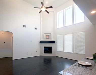 6307 Grand Drift Court - Photo Thumbnail 4