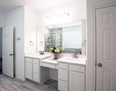 6307 Grand Drift Court - Photo Thumbnail 12