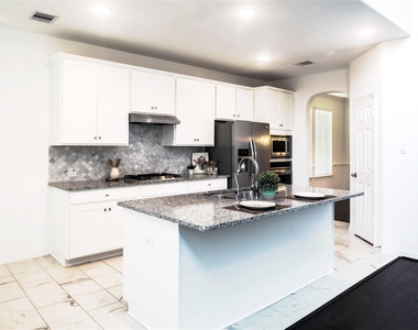 6307 Grand Drift Court - Photo Thumbnail 8