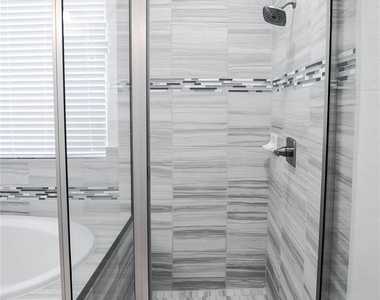 6307 Grand Drift Court - Photo Thumbnail 13