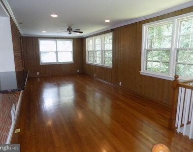 138 S Abingdon Street - Photo Thumbnail 12