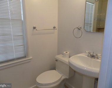 138 S Abingdon Street - Photo Thumbnail 21