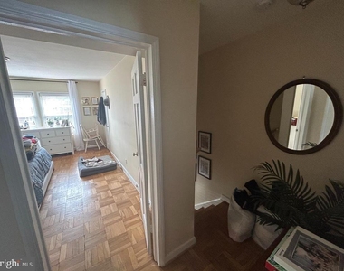 726 N Oakland Street - Photo Thumbnail 11