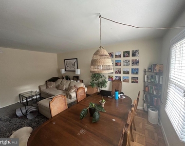 726 N Oakland Street - Photo Thumbnail 1