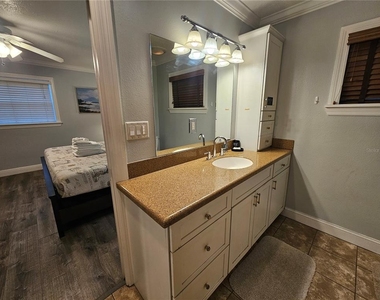 2130 Pinehurst Street - Photo Thumbnail 12