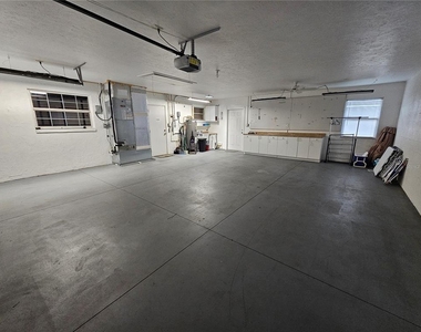 2130 Pinehurst Street - Photo Thumbnail 22