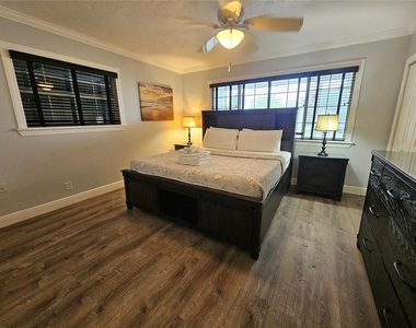 2130 Pinehurst Street - Photo Thumbnail 13