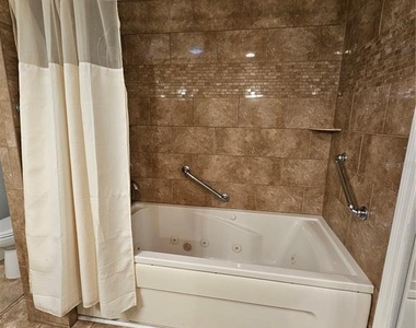 2130 Pinehurst Street - Photo Thumbnail 11
