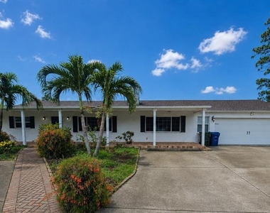 2130 Pinehurst Street - Photo Thumbnail 2