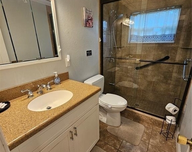 2130 Pinehurst Street - Photo Thumbnail 20