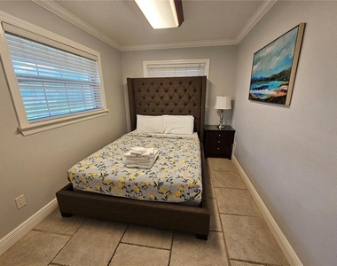 2130 Pinehurst Street - Photo Thumbnail 16