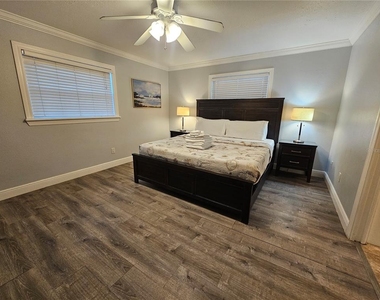 2130 Pinehurst Street - Photo Thumbnail 9