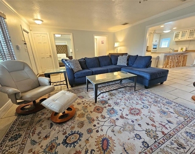 2130 Pinehurst Street - Photo Thumbnail 6