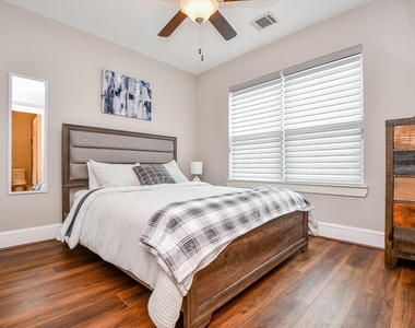 4604 Chartres Street - Photo Thumbnail 13