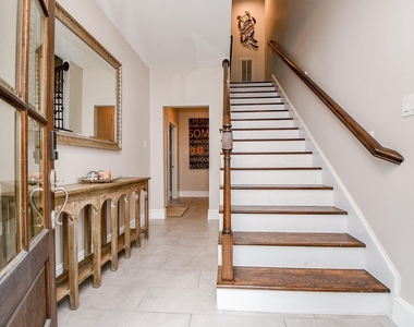 4604 Chartres Street - Photo Thumbnail 3